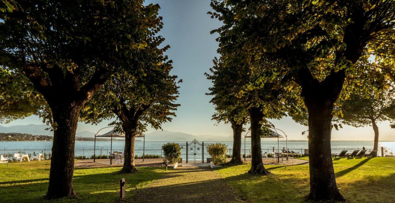 Splendido Bay Luxury Spa Resort Padenghe sul Garda Exterior photo