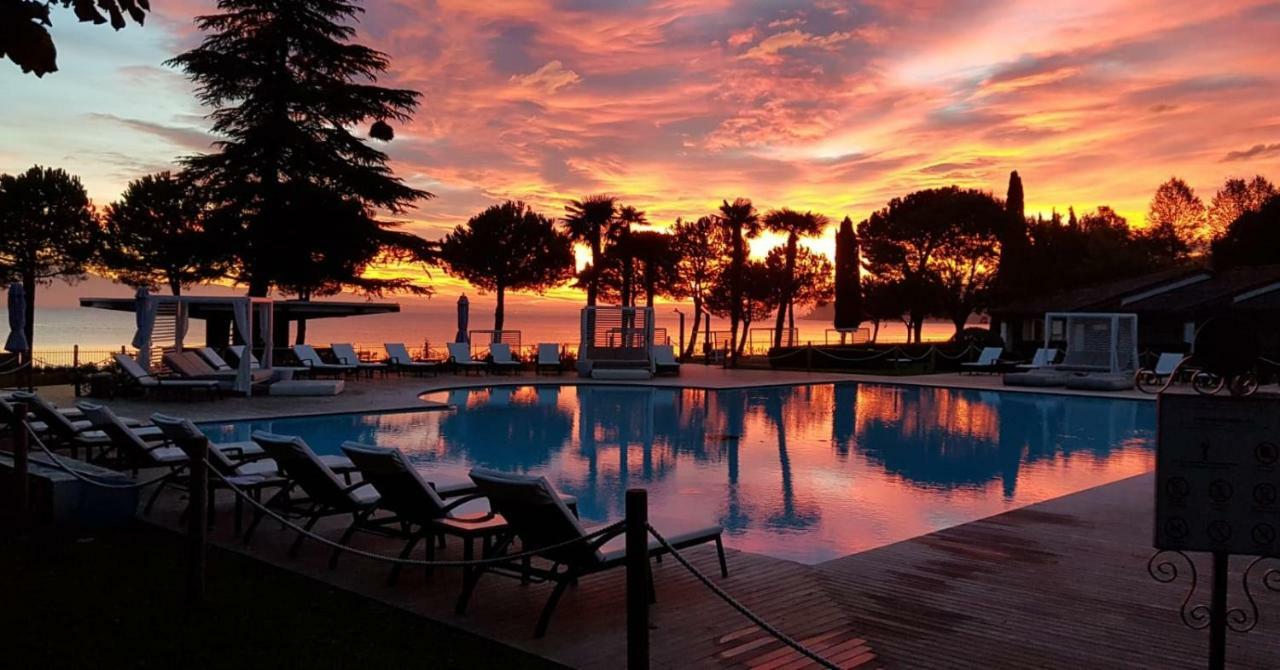 Splendido Bay Luxury Spa Resort Padenghe sul Garda Exterior photo
